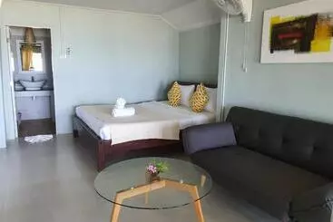 هتل Blue Bay Bungalow