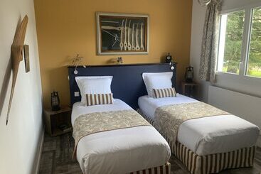 بنسيون La Folie