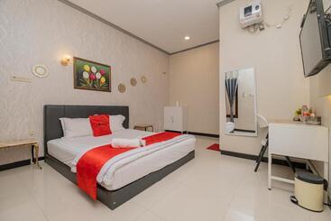 Hotel Reddoorz Near Kampung Inggris Pare