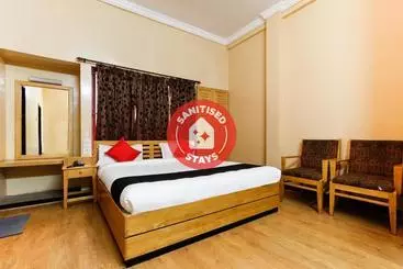 Hotel Capital O 48495  & Club Melaange