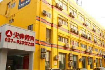 בית מלון כפרי 7days Inn Wuhan Baibuting Garden