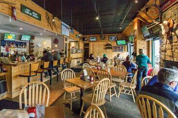 هتل Tenderfoot Lodge 2621