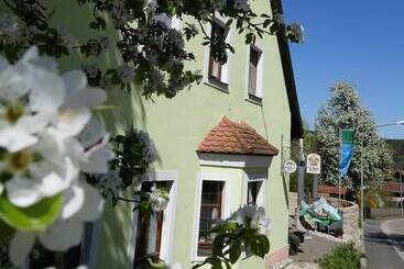 Albergue Gasthof Schloßbräu Lintach