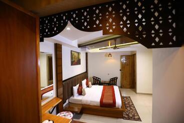 Hotel Grand Kailash,kotdwara