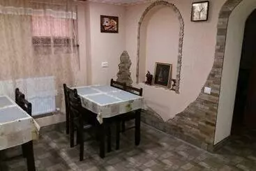 Pensió Guest House Zhanna