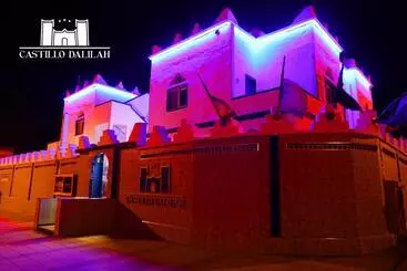 アパートホテル Castillo Dalilah