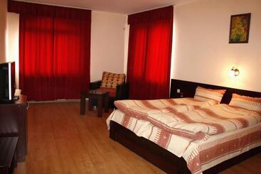 ホテル Armira Family