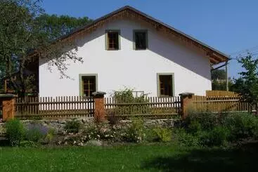 Hotel Na Statku Mirošov