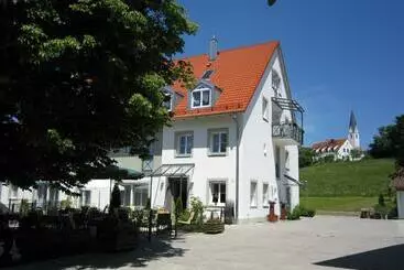 Majatalo Gästehaus Am Rastberg