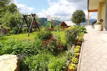 Bed and Breakfast Ferienwohnungen Schöbringer