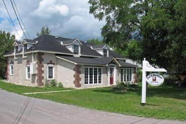 Hastings House Bed & Breakfast