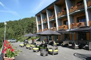 アパートホテル Residence Adrechas Et Spa