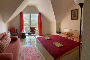 ベッドアンドブレックファースト Tündérszikla Panzió