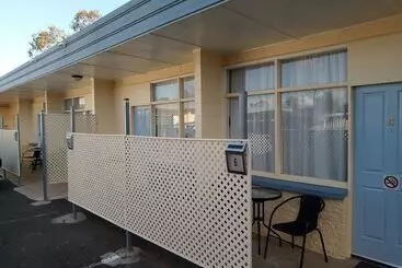 モーテル Warren Motor Inn