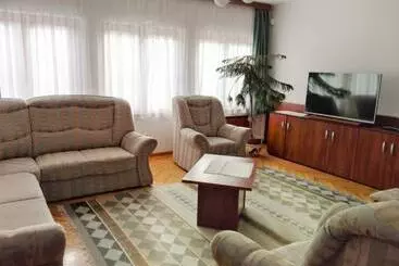 Aamiaismajoitus (B&B) Pénzpataki Vadászház