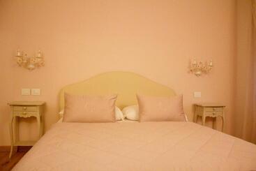 Отель Gigante Wine & Welcome