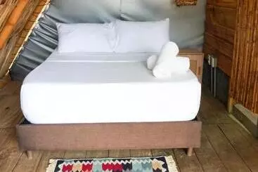 Traveler Hostel