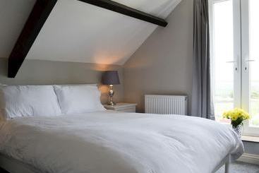 White House Cottages