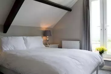 White House Cottages