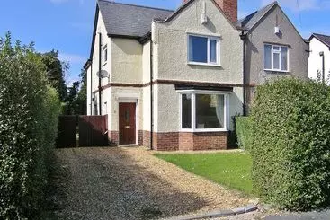 Zoo Cottage