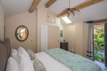 Bed and Breakfast The Room In The Garden