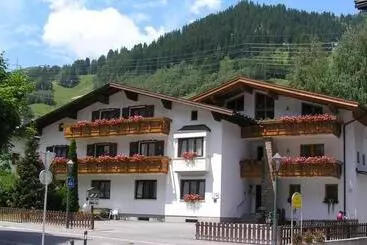 Bed and Breakfast Haus Fallesin