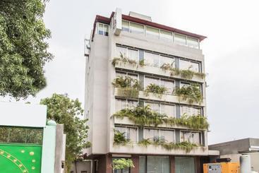 Hotel Tgi Inn Sheekhar