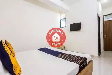 Hotel Spot On 75703  Rockford Inn