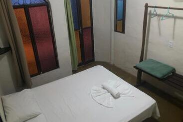 پانسیون Shanti Hospedaria Na Vila De São Jorge