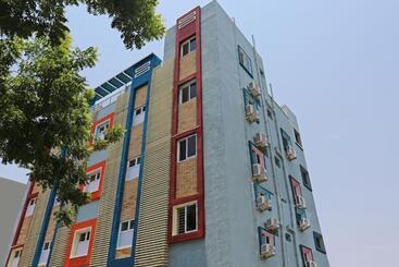 בית מלון כפרי Oyo 30665 Sruan Inn