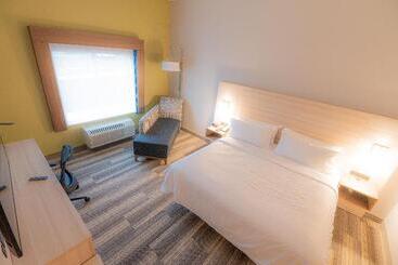 ホテル Holiday Inn Express & Suites Dayton East   Beavercreek, An Ihg