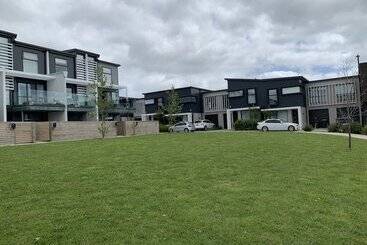 Hotel Sam Family Home