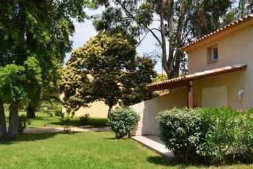 Residentie Résidence Fiori Di Cala Rossa