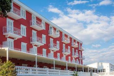 בית מלון כפרי Aminess Casa Bellevue