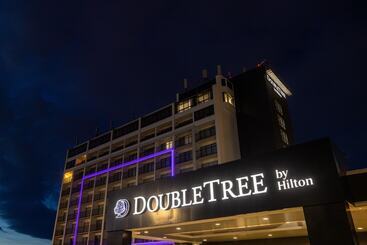 هتل Doubletree By Hilton Calgary North