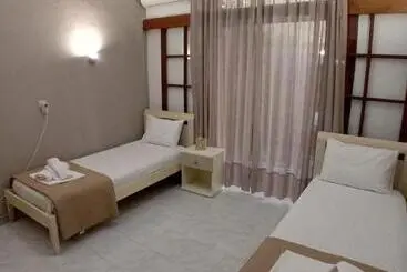 هتل Eleni's Studios Ornos