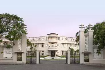 Hotel Azerai La Residence Hue