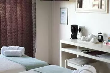 هتل Sylvan Grove Guest House