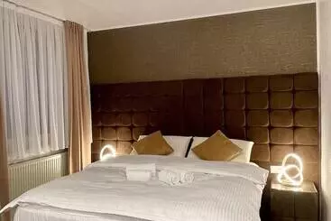 בית מלון כפרי Rüttenscheider Stern