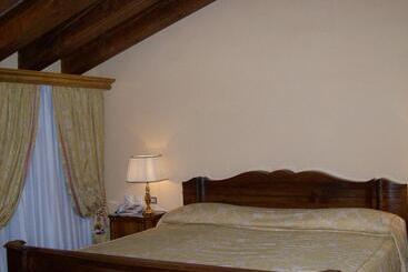 酒店 Villa Fenaroli Palace