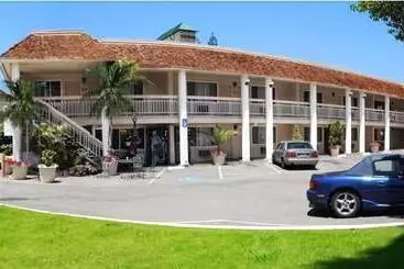 ホテル Caravelle Inn Extended Stay