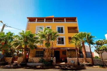 بنسيون Pensión Porta Do Vento