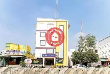 Hotel Capital O 77432 Rd