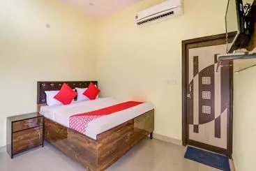 Hotel Oyo Far307  Luv Point
