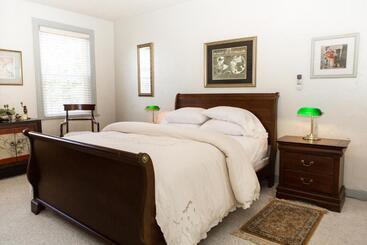 James Buchanan Hotel, Trademark Collection By Wyndham