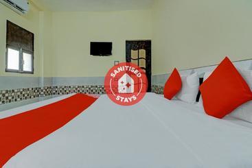 Hotel Oyo 76879  Sudama Dham Inn