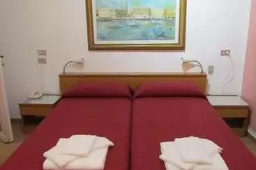 تختخواب و صبحانه Althea Rooms