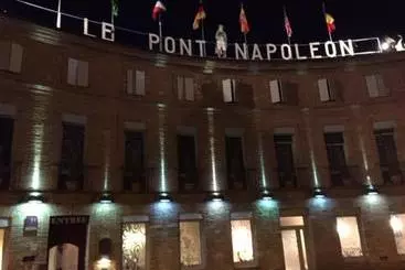 בית מלון כפרי Le Pont Napoléon Moissac