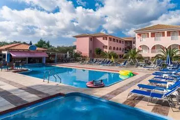 هتل آپارتمان Savvas Demar