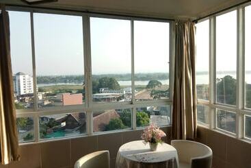 Отель Km Kwanphayao